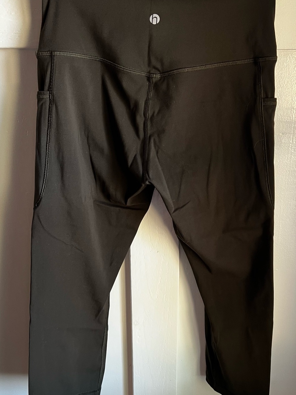 Heynuts Cropped Leggings with Pockets Dark Olive Green